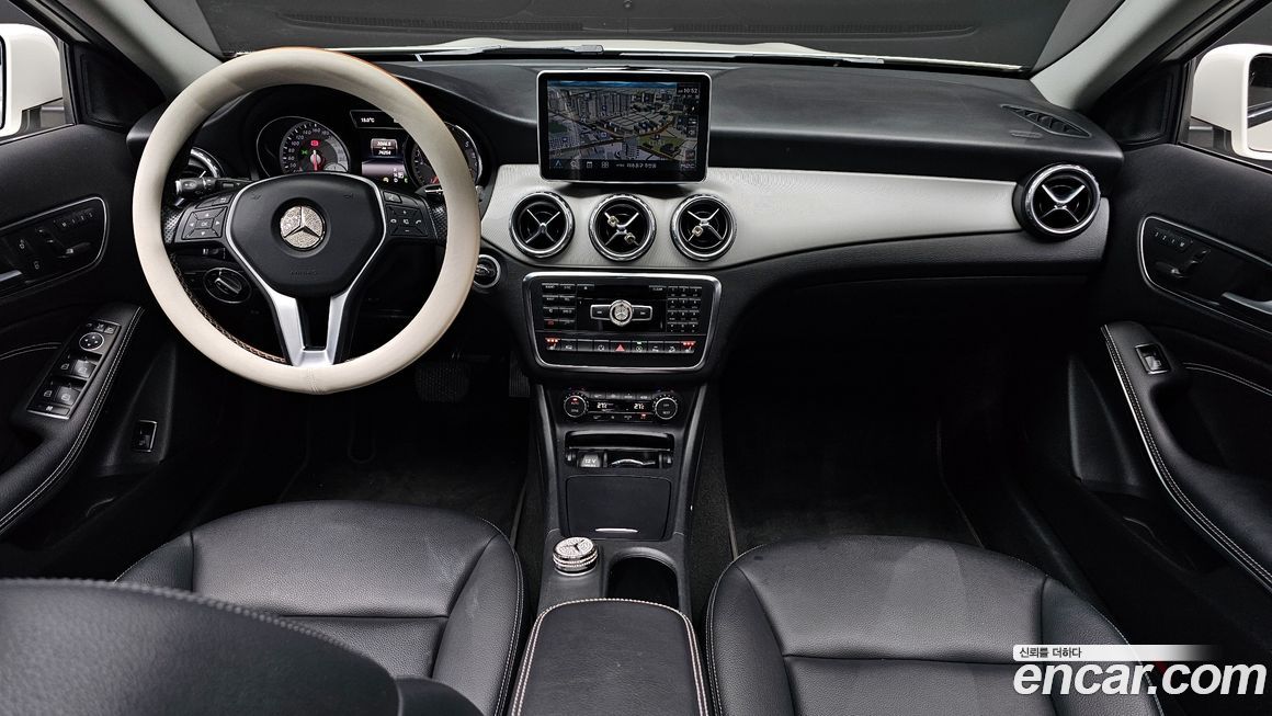 Mercedes-Benz GLA-Class 2015