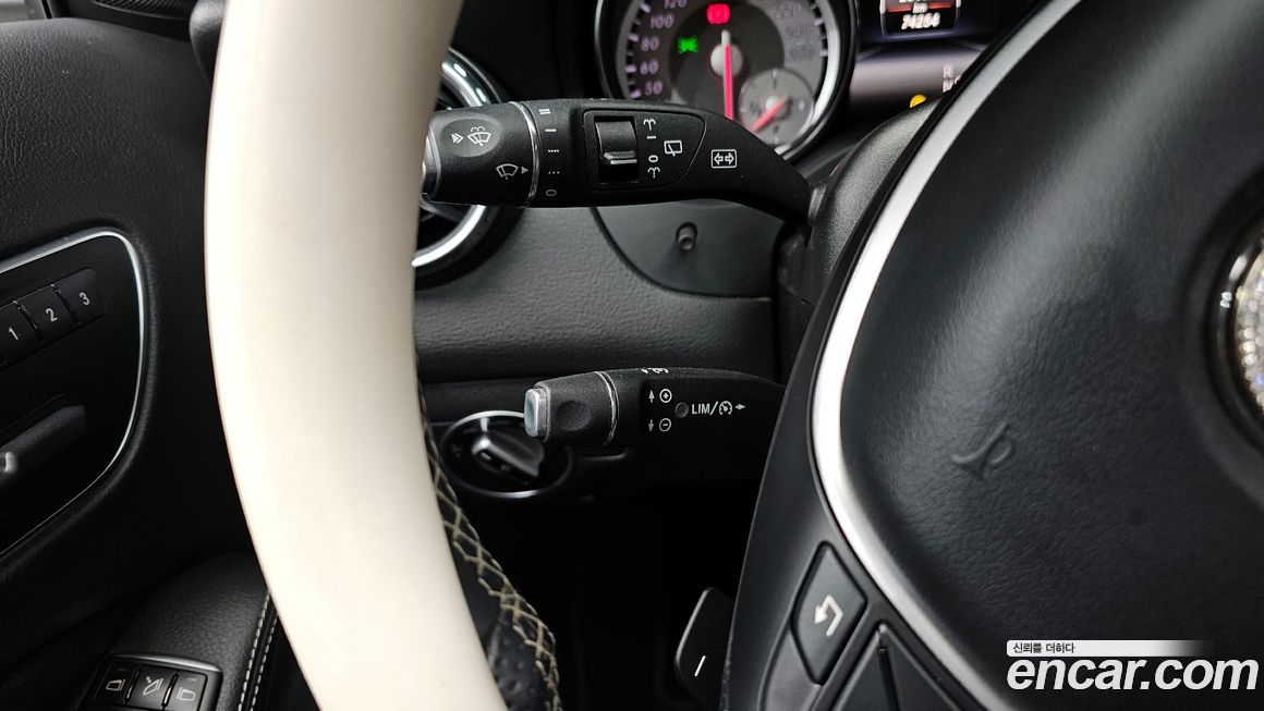 Mercedes-Benz GLA-Class 2015