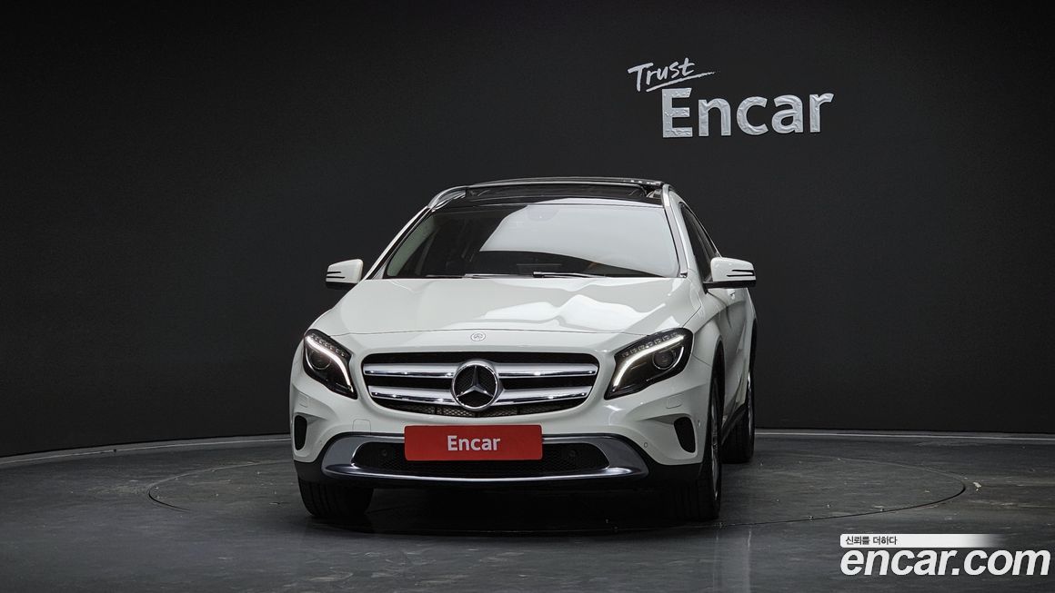 Mercedes-Benz GLA-Class 2015