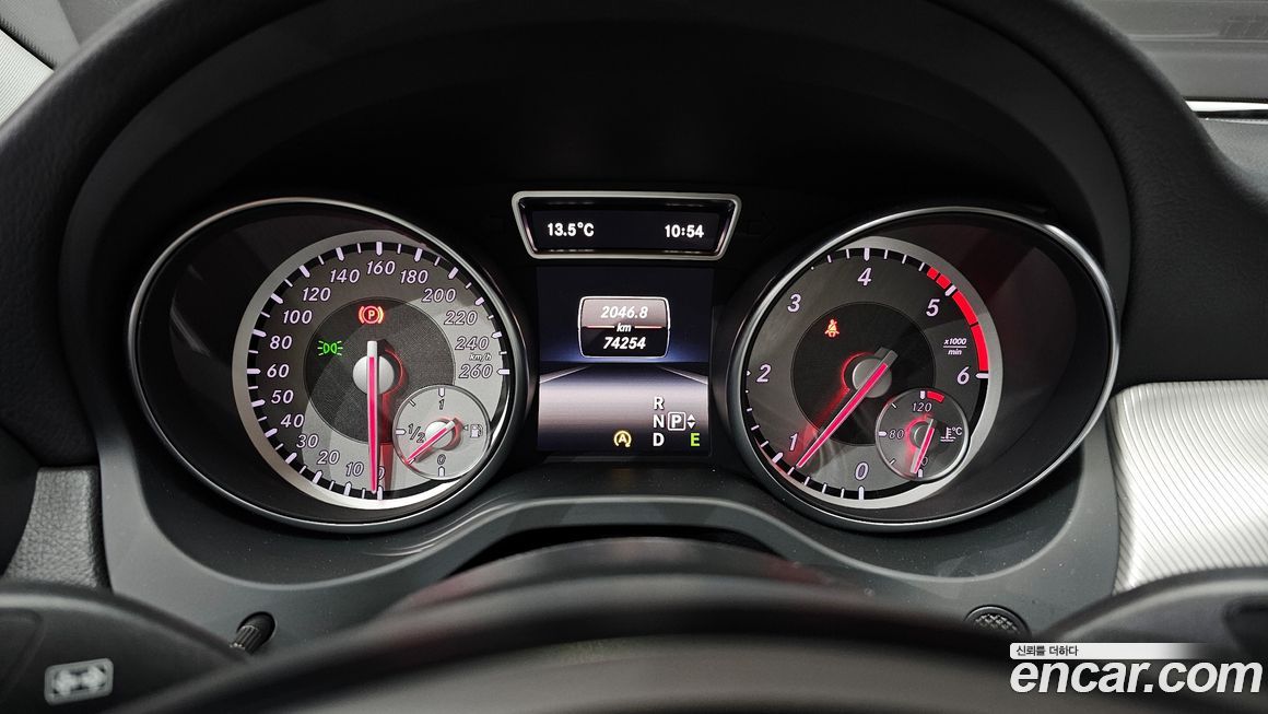 Mercedes-Benz GLA-Class 2015