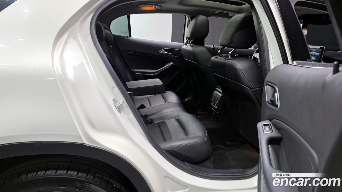 Mercedes-Benz GLA-Class 2018