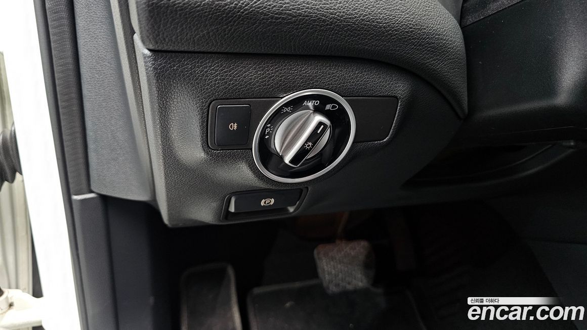 Mercedes-Benz GLA-Class 2015