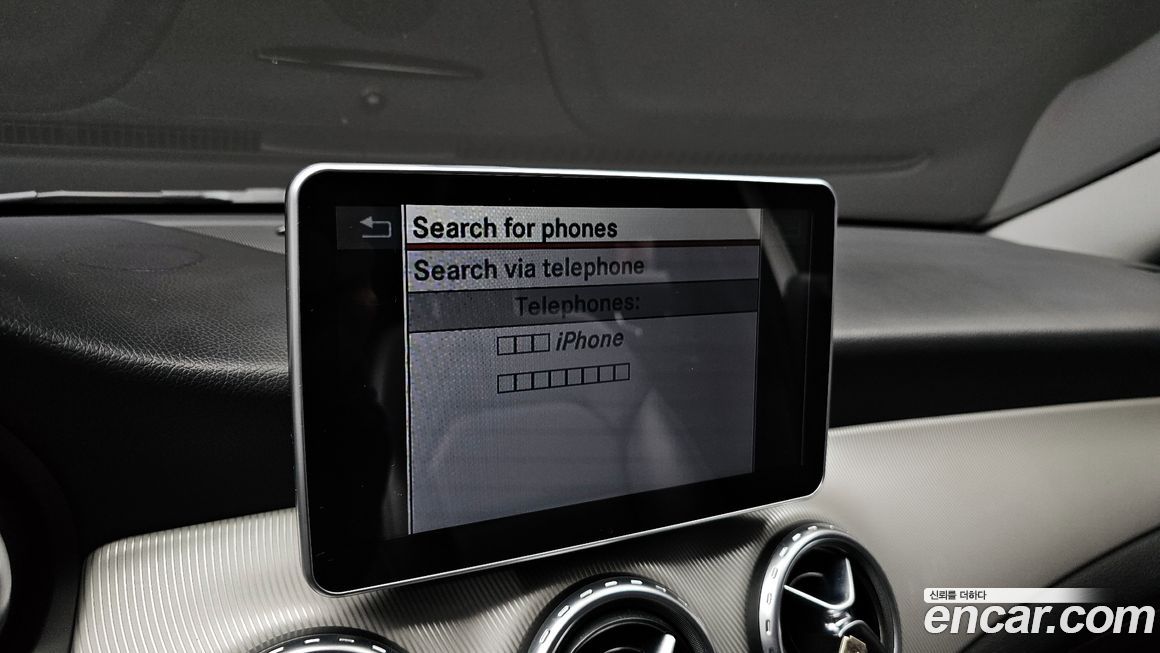 Mercedes-Benz GLA-Class 2015