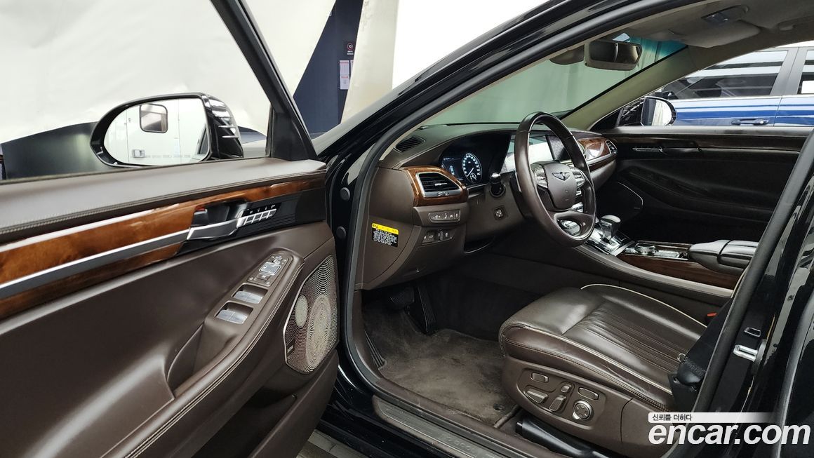 Genesis EQ900 2016