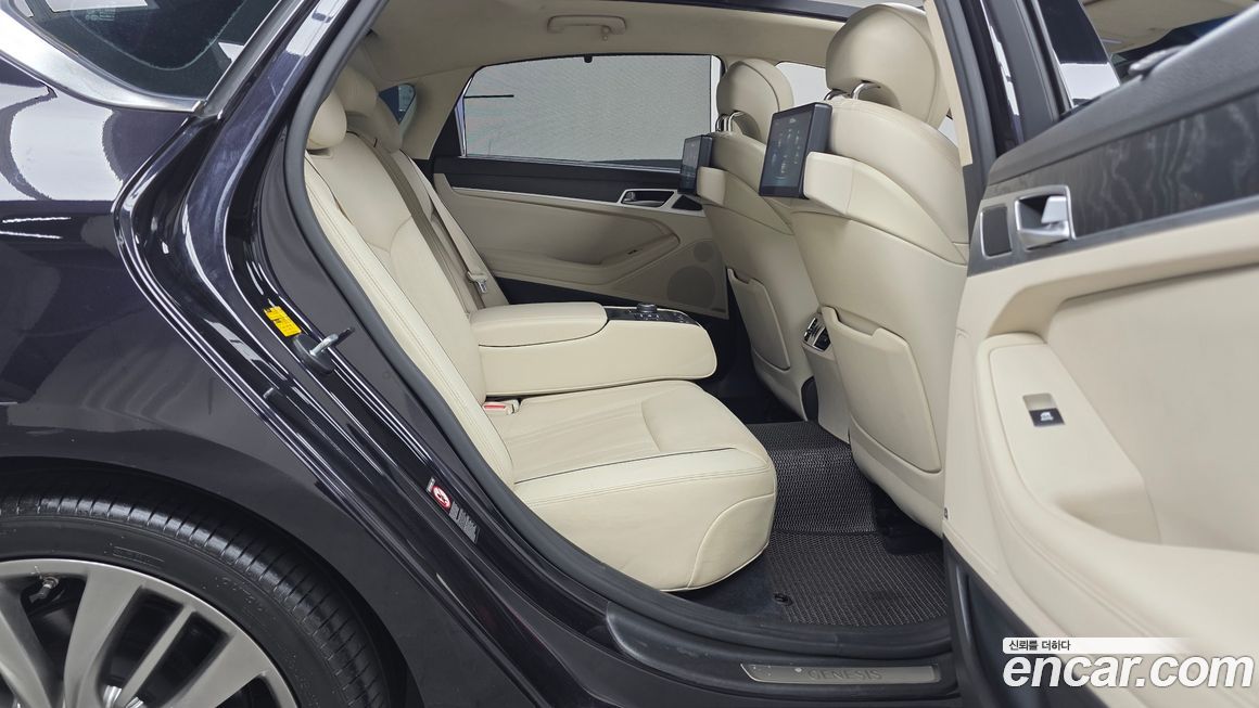 Hyundai Genesis 2016