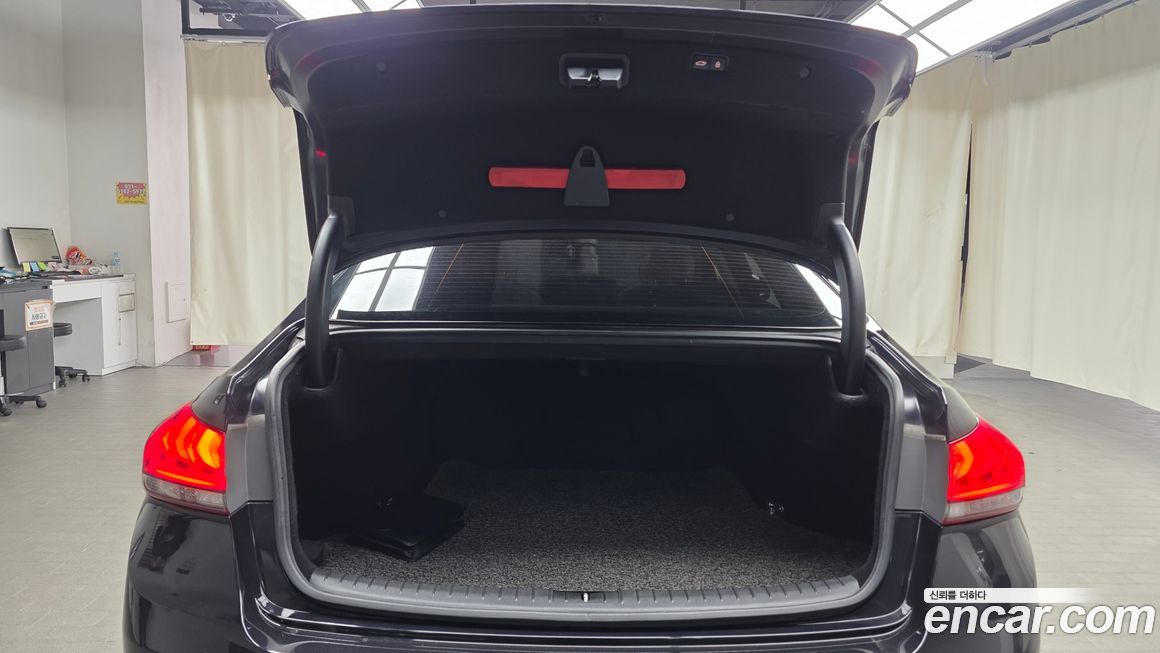 Hyundai Genesis 2016