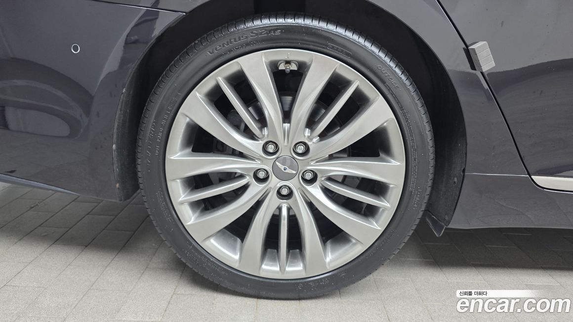 Hyundai Genesis 2016