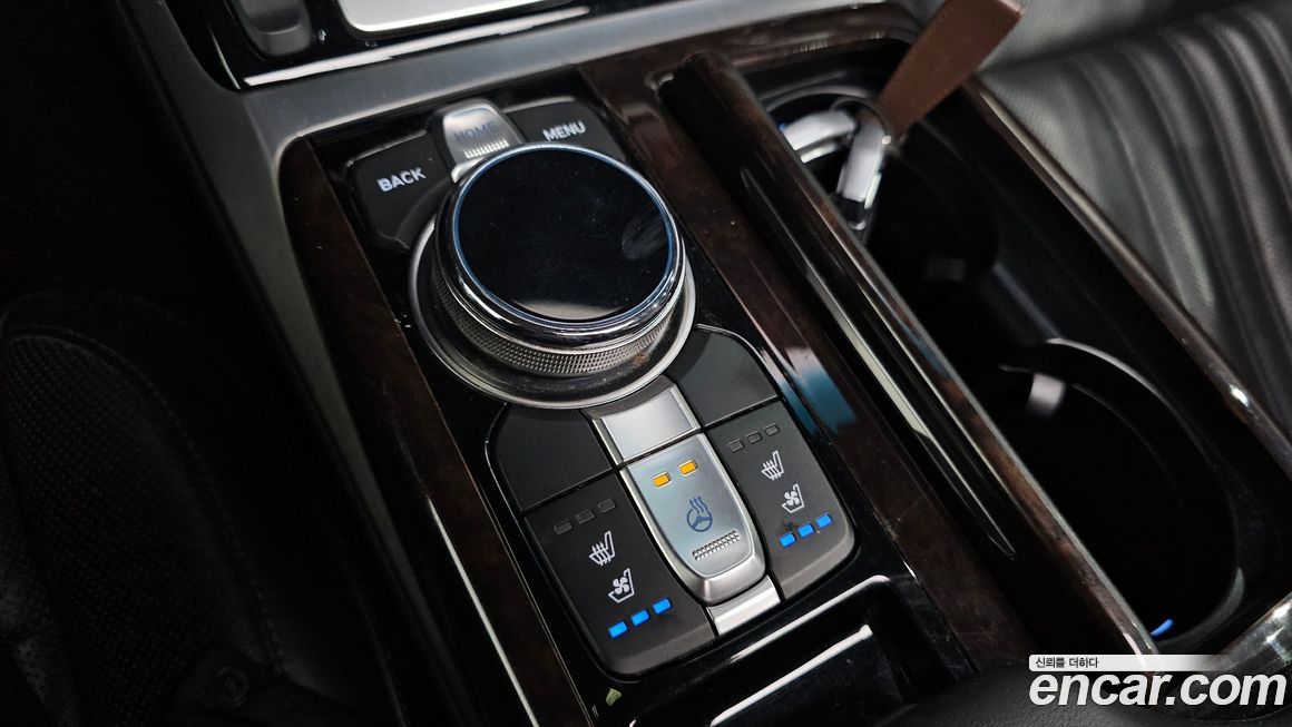 Genesis EQ900 2016