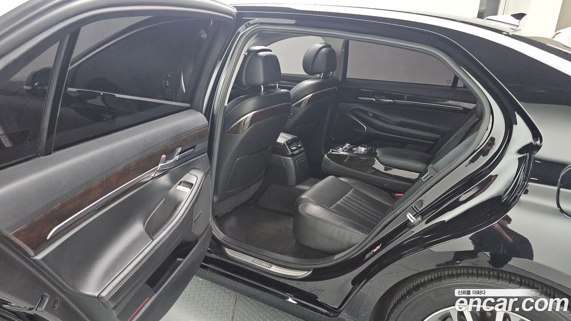 Genesis EQ900 2016