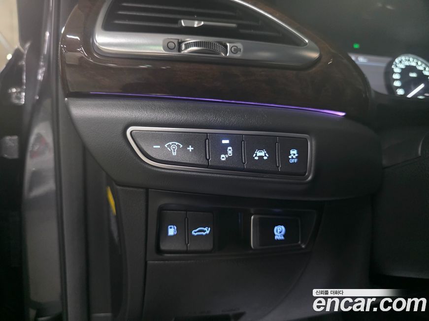 Genesis EQ900 2018
