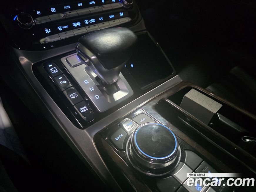 Genesis EQ900 2018