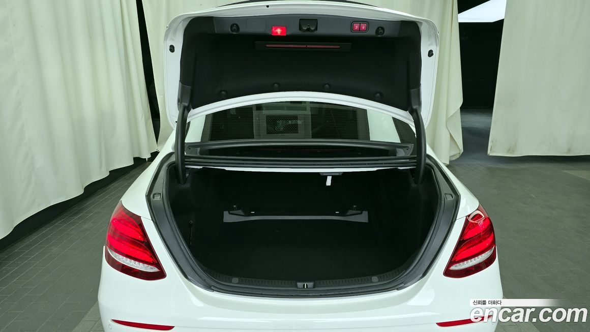 Mercedes-Benz E-Class 2018