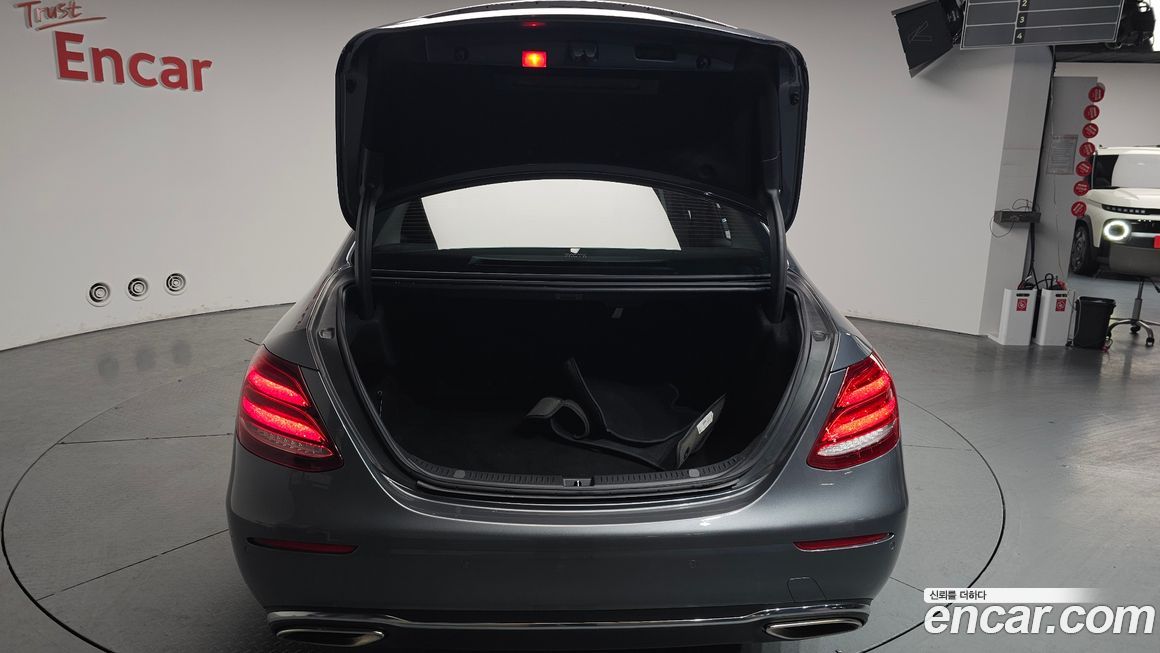 Mercedes-Benz E-Class 2018