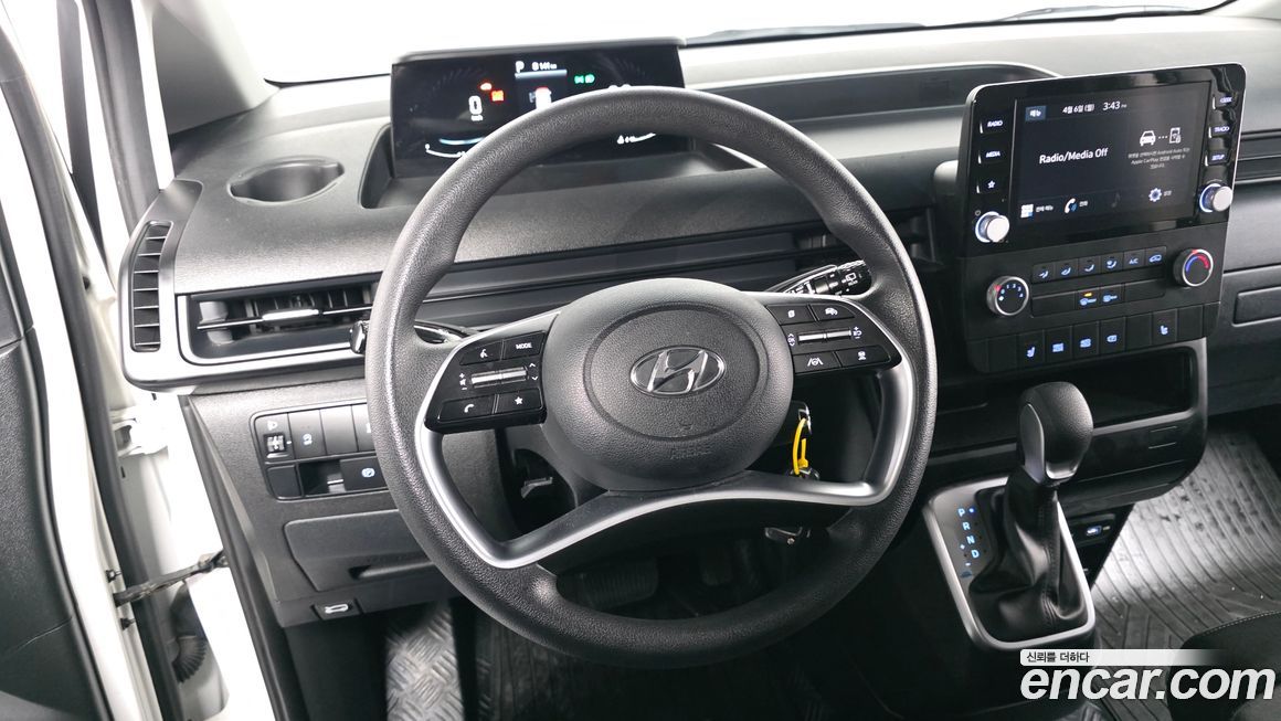 Hyundai Staria 2023