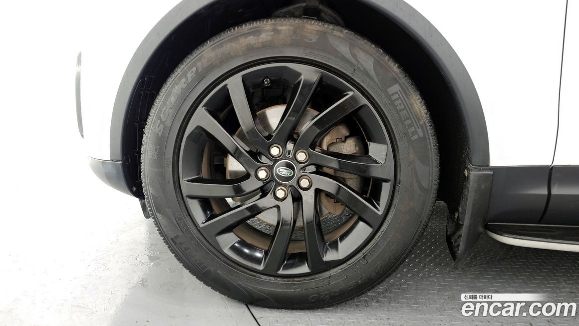 Land Rover Discovery 2018
