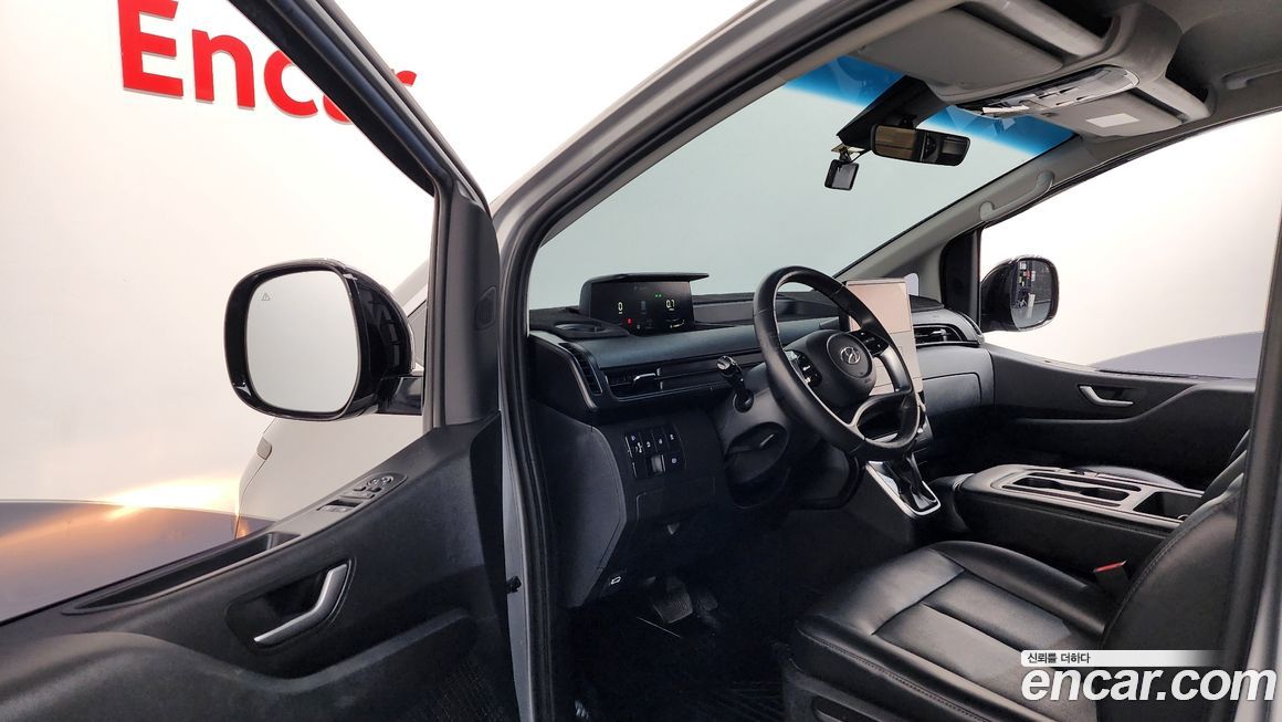 Hyundai Staria 2023