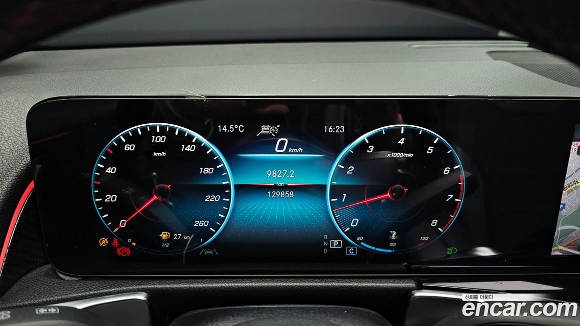 Mercedes-Benz GLB-Class 2021