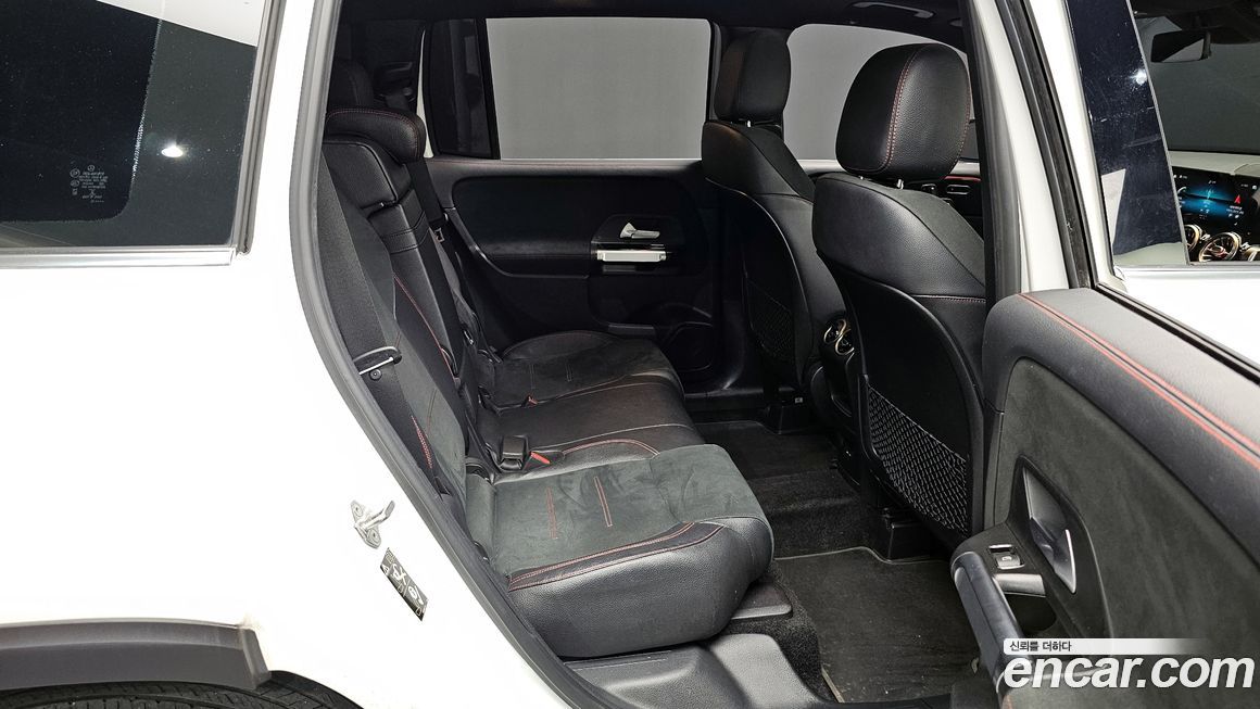 Mercedes-Benz GLB-Class 2021