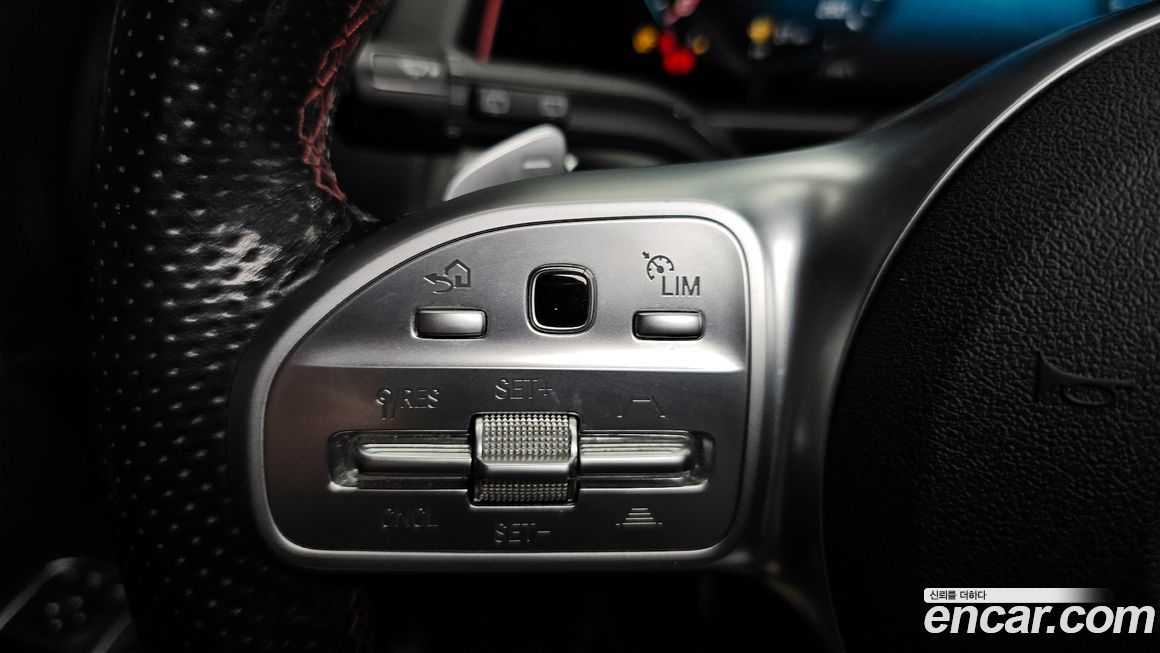 Mercedes-Benz GLB-Class 2021