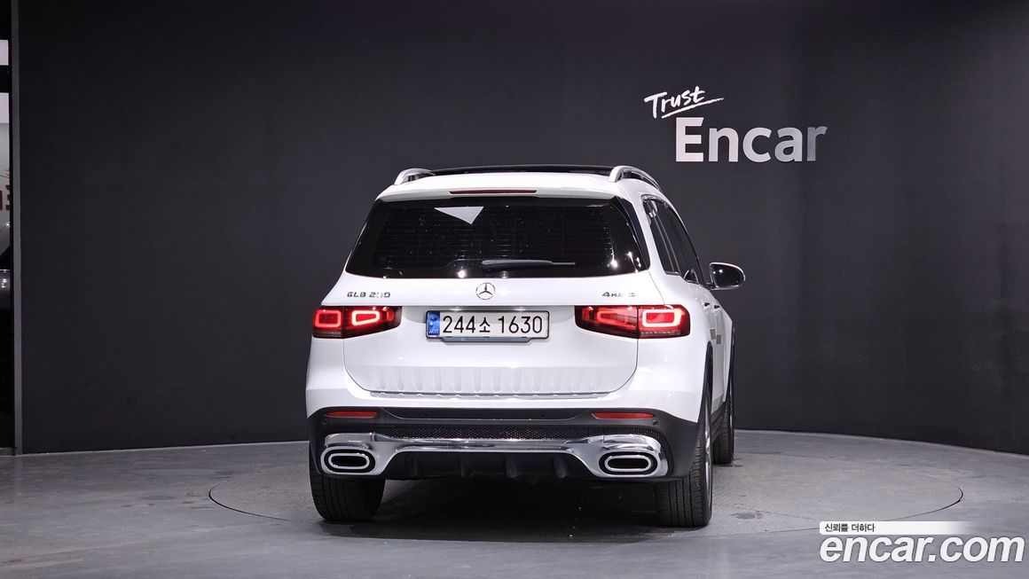 Mercedes-Benz GLB-Class 2021