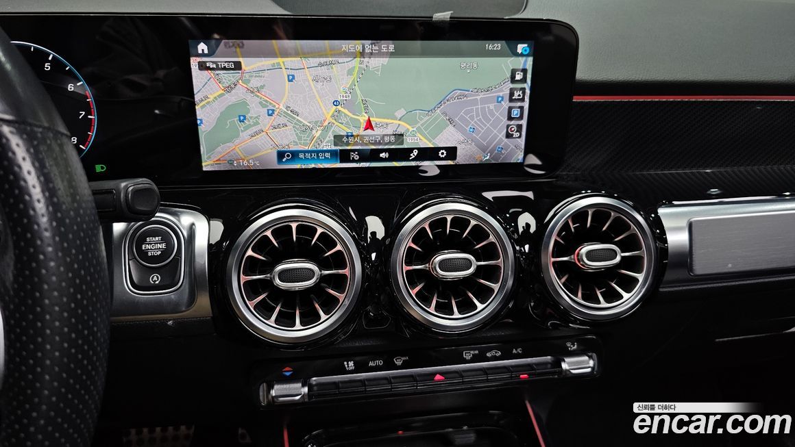 Mercedes-Benz GLB-Class 2021