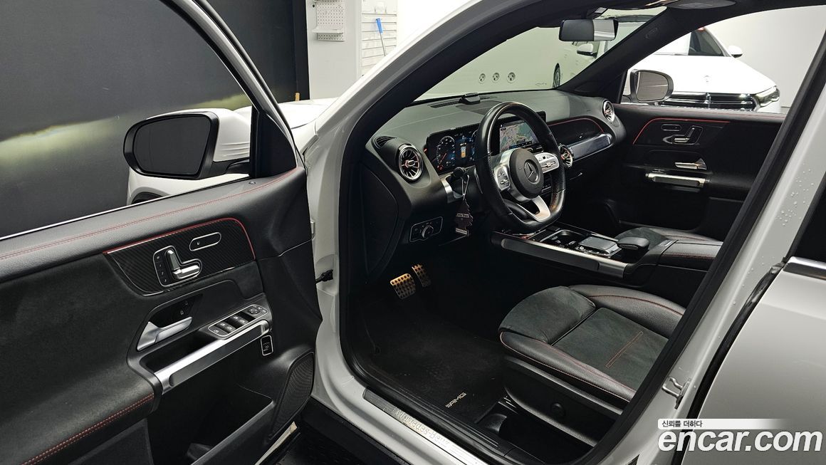 Mercedes-Benz GLB-Class 2021