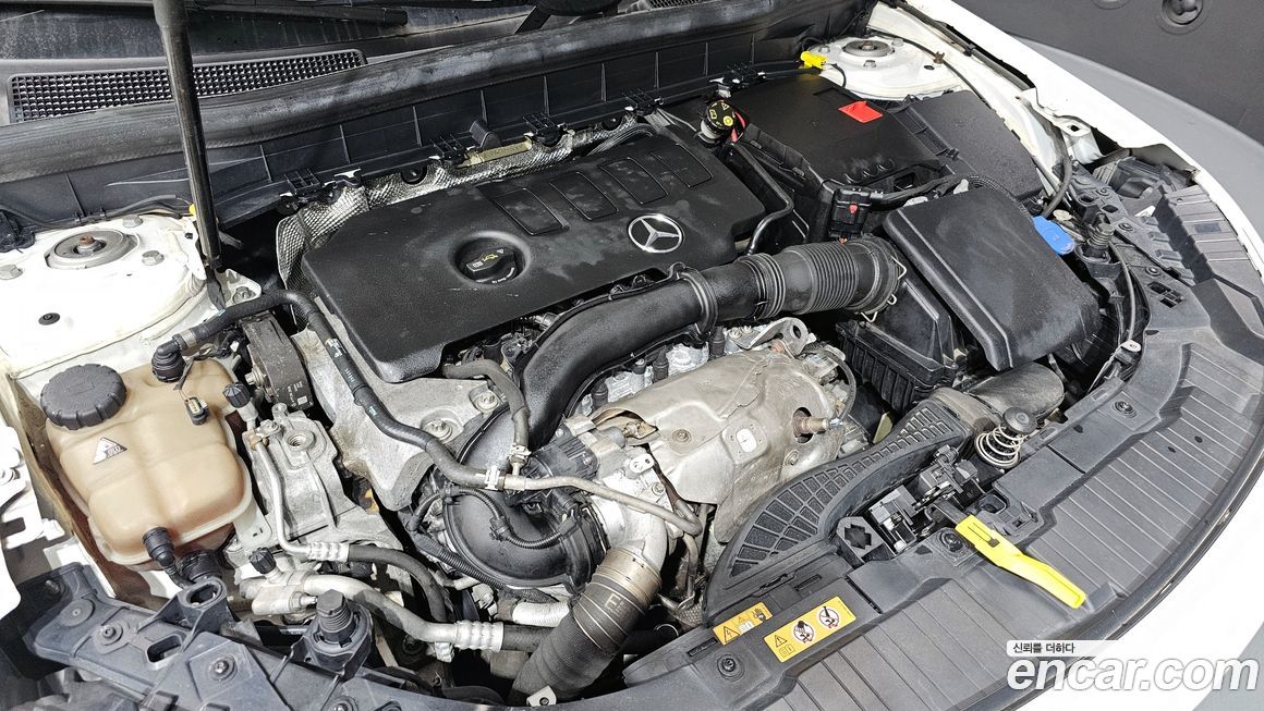 Mercedes-Benz GLB-Class 2021