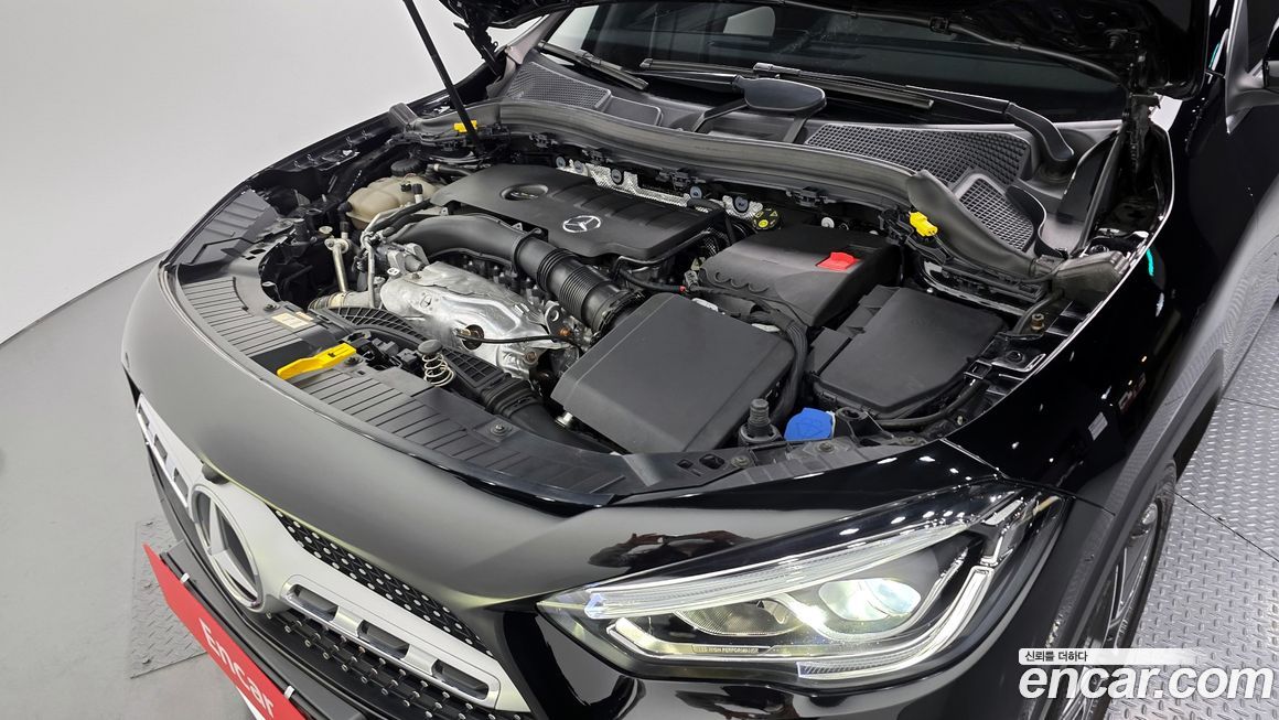 Mercedes-Benz GLA-Class 2021