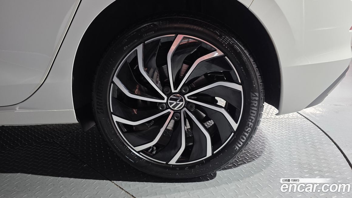 Volkswagen Golf 2023