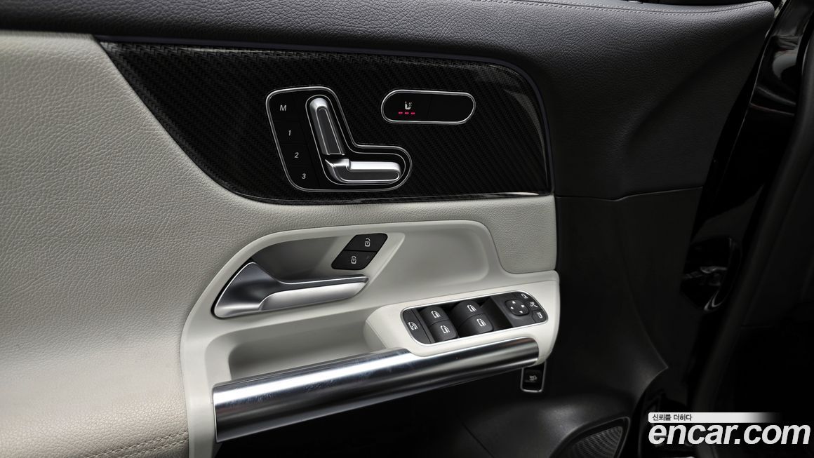 Mercedes-Benz GLA-Class 2021