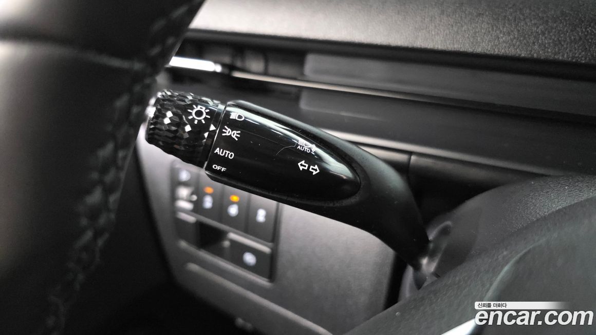 Hyundai Staria 2025