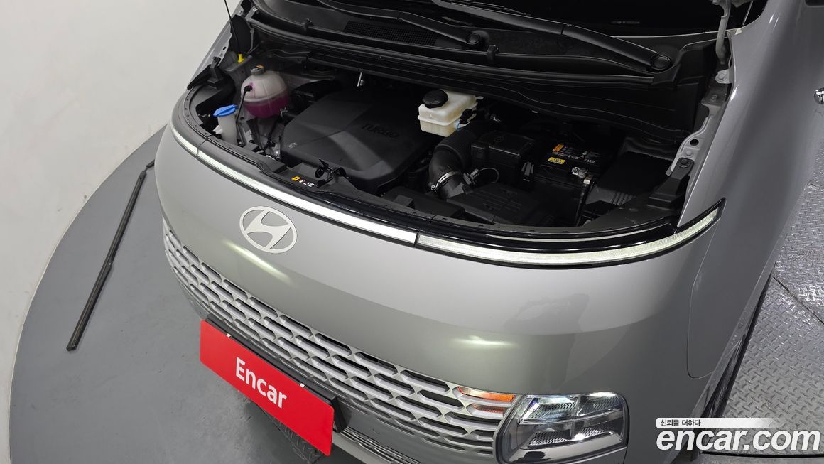 Hyundai Staria 2025