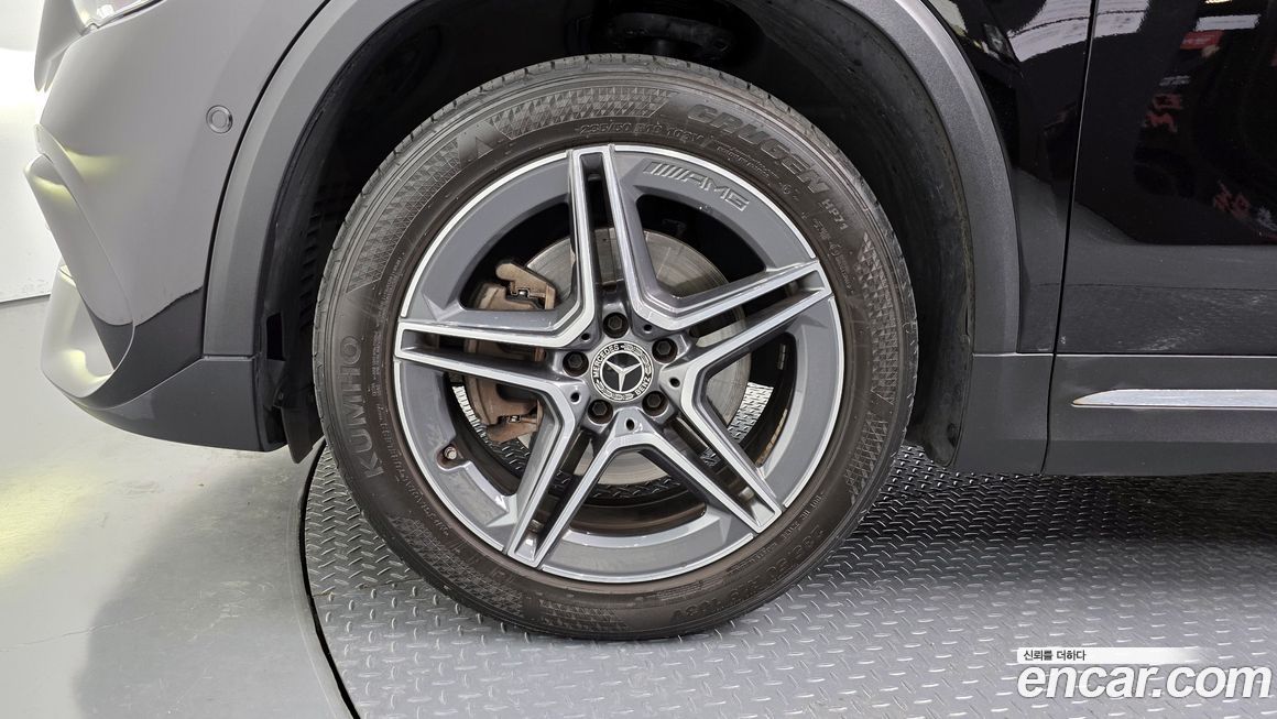 Mercedes-Benz GLA-Class 2021