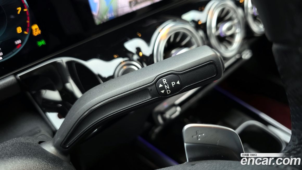 Mercedes-Benz GLA-Class 2021