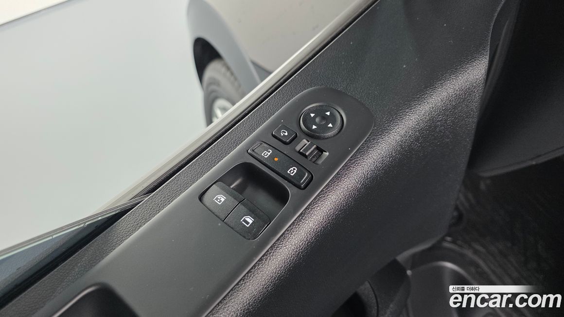 Hyundai Staria 2025