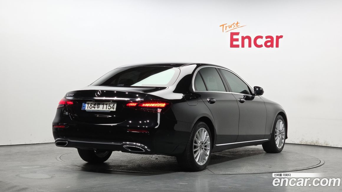 Mercedes-Benz E-Class 2021