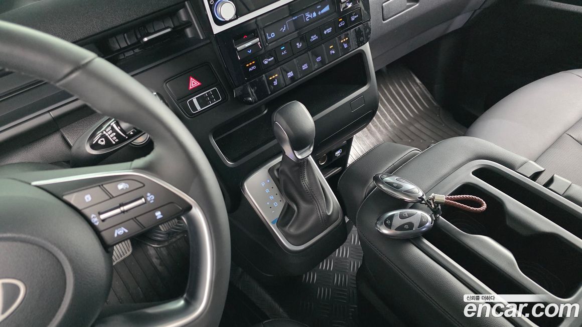 Hyundai Staria 2025