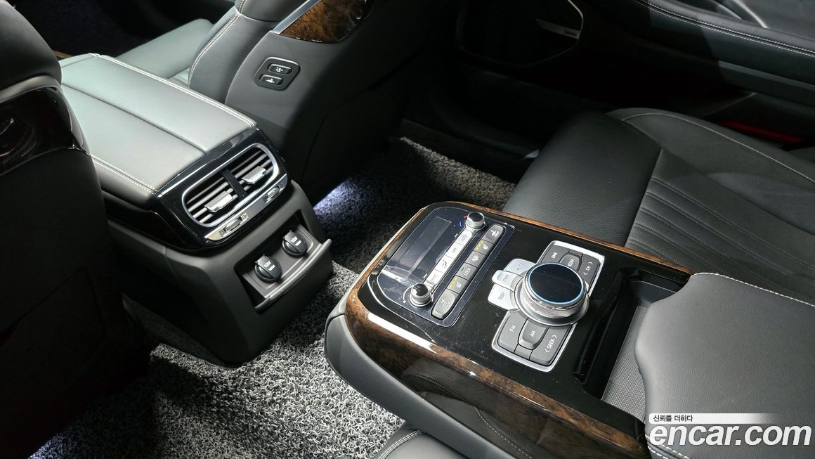Genesis G90 2021