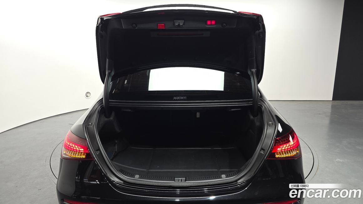 Mercedes-Benz E-Class 2021