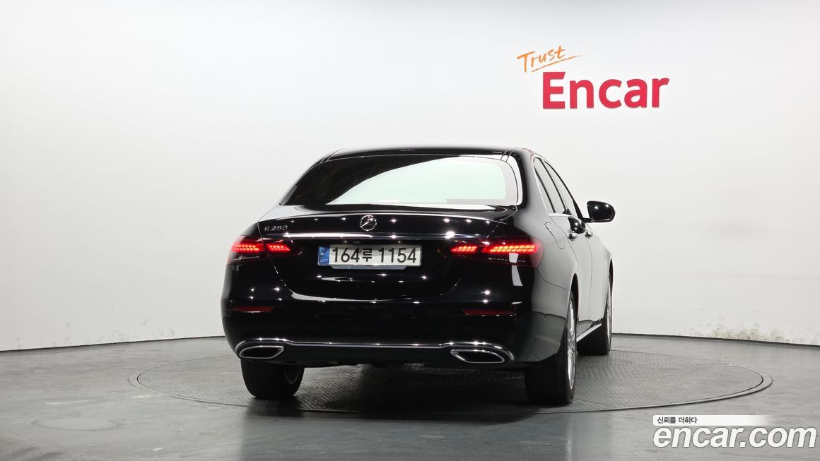 Mercedes-Benz E-Class 2021