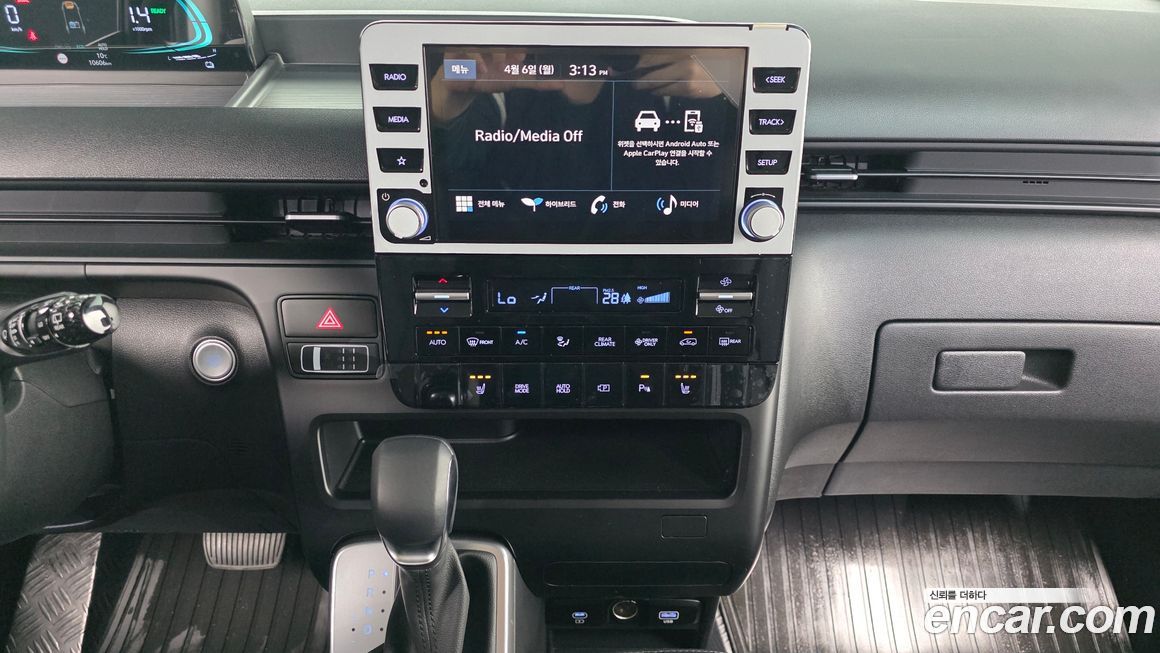 Hyundai Staria 2025