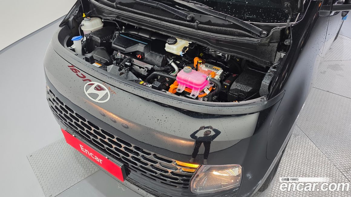 Hyundai Staria 2025