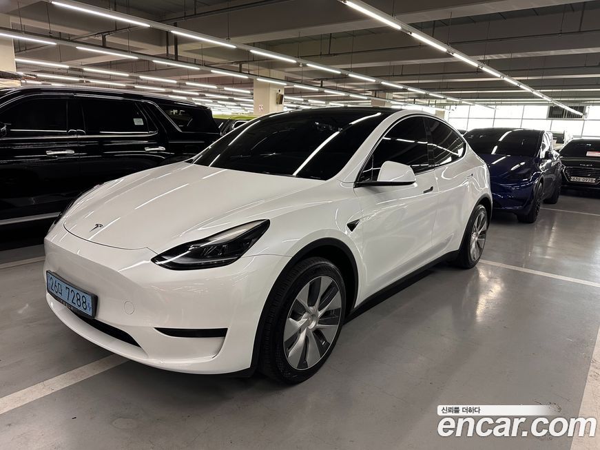 Tesla Model Y 2023