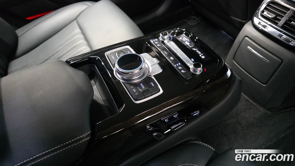 Genesis G90 2021