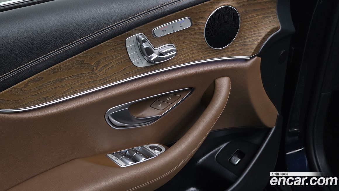 Mercedes-Benz E-Class 2022