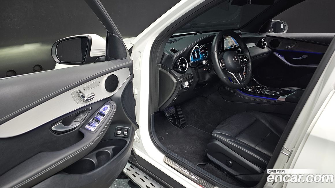 Mercedes-Benz GLC-Class 2021