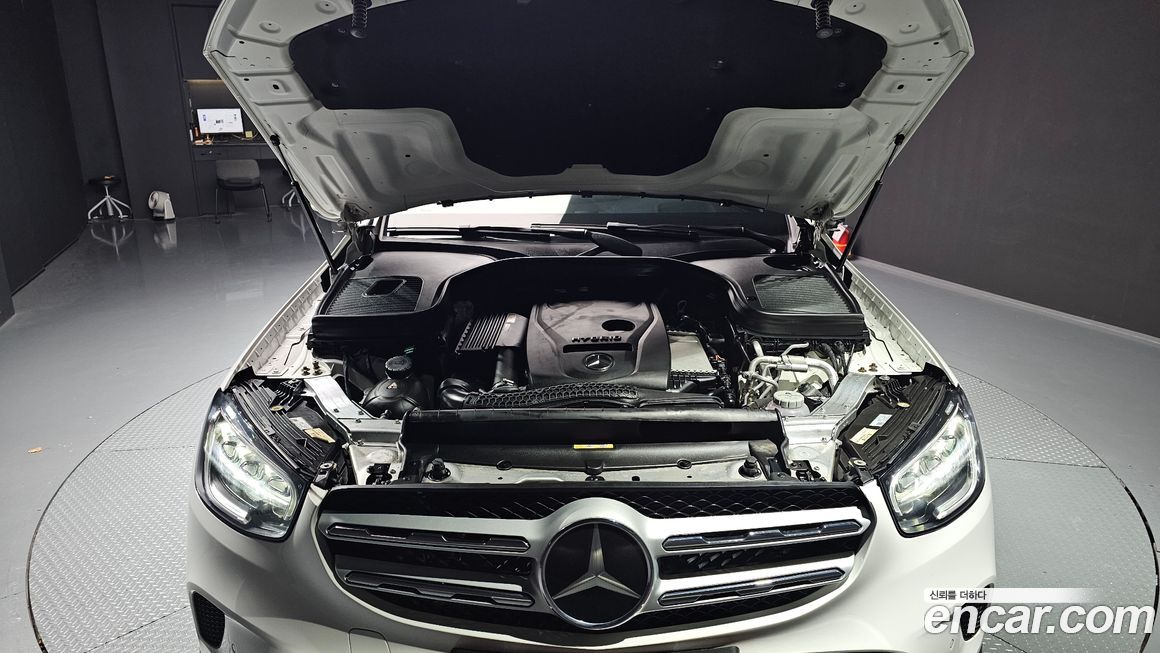 Mercedes-Benz GLC-Class 2021