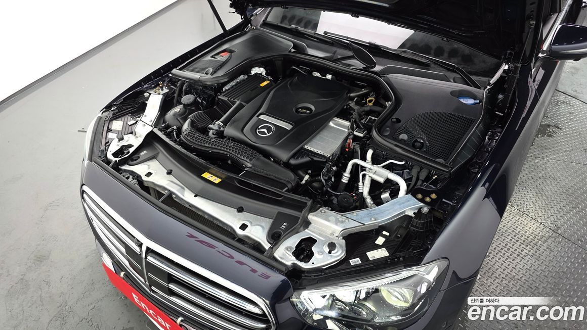 Mercedes-Benz E-Class 2022
