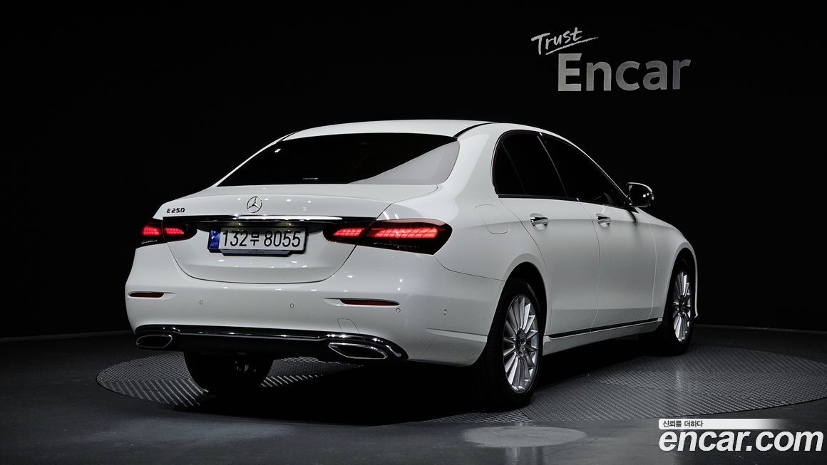 Mercedes-Benz E-Class 2023