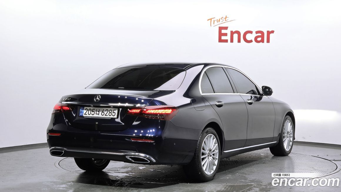 Mercedes-Benz E-Class 2022
